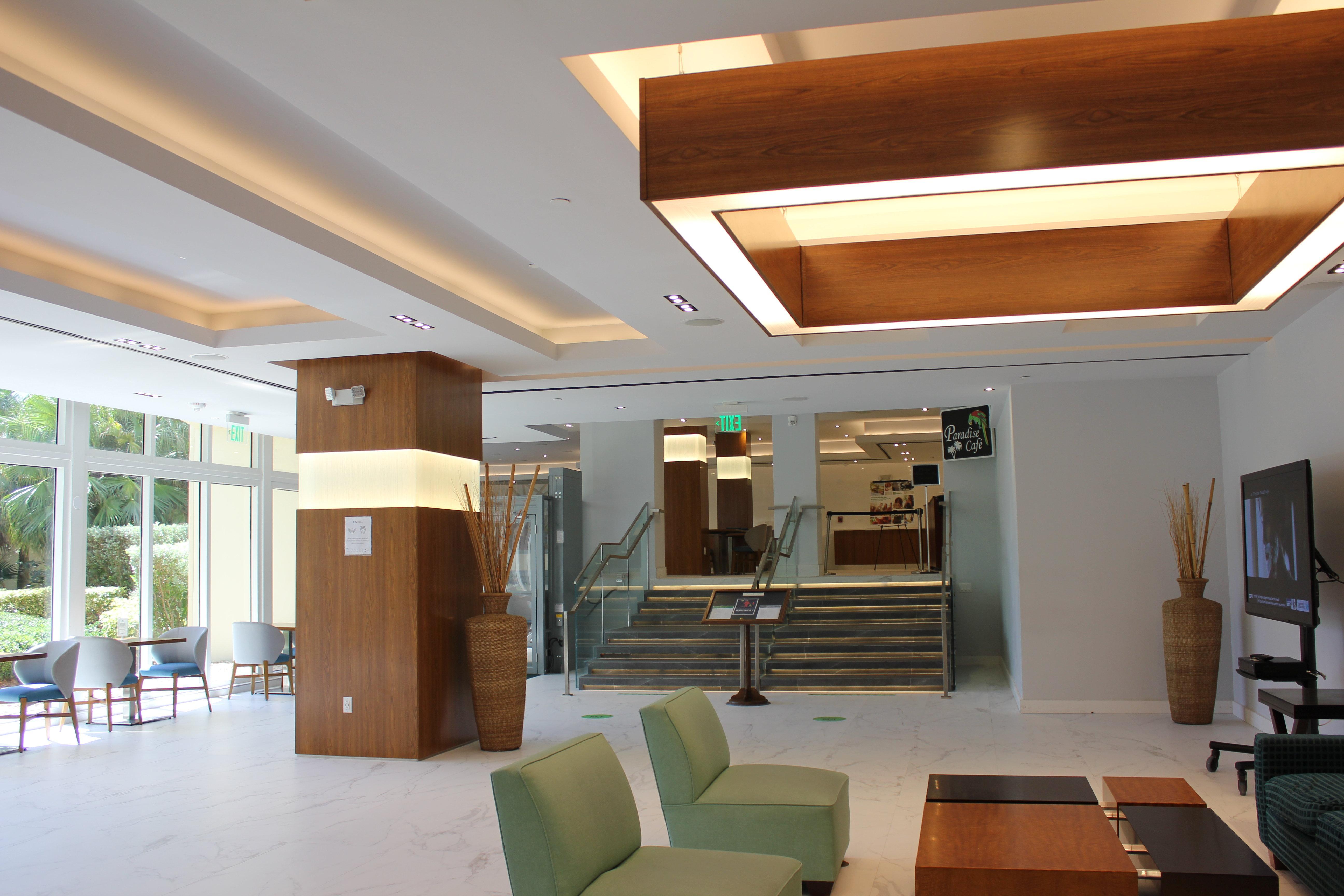 Holiday Inn Miami Beach-Oceanfront By Ihg Exterior photo