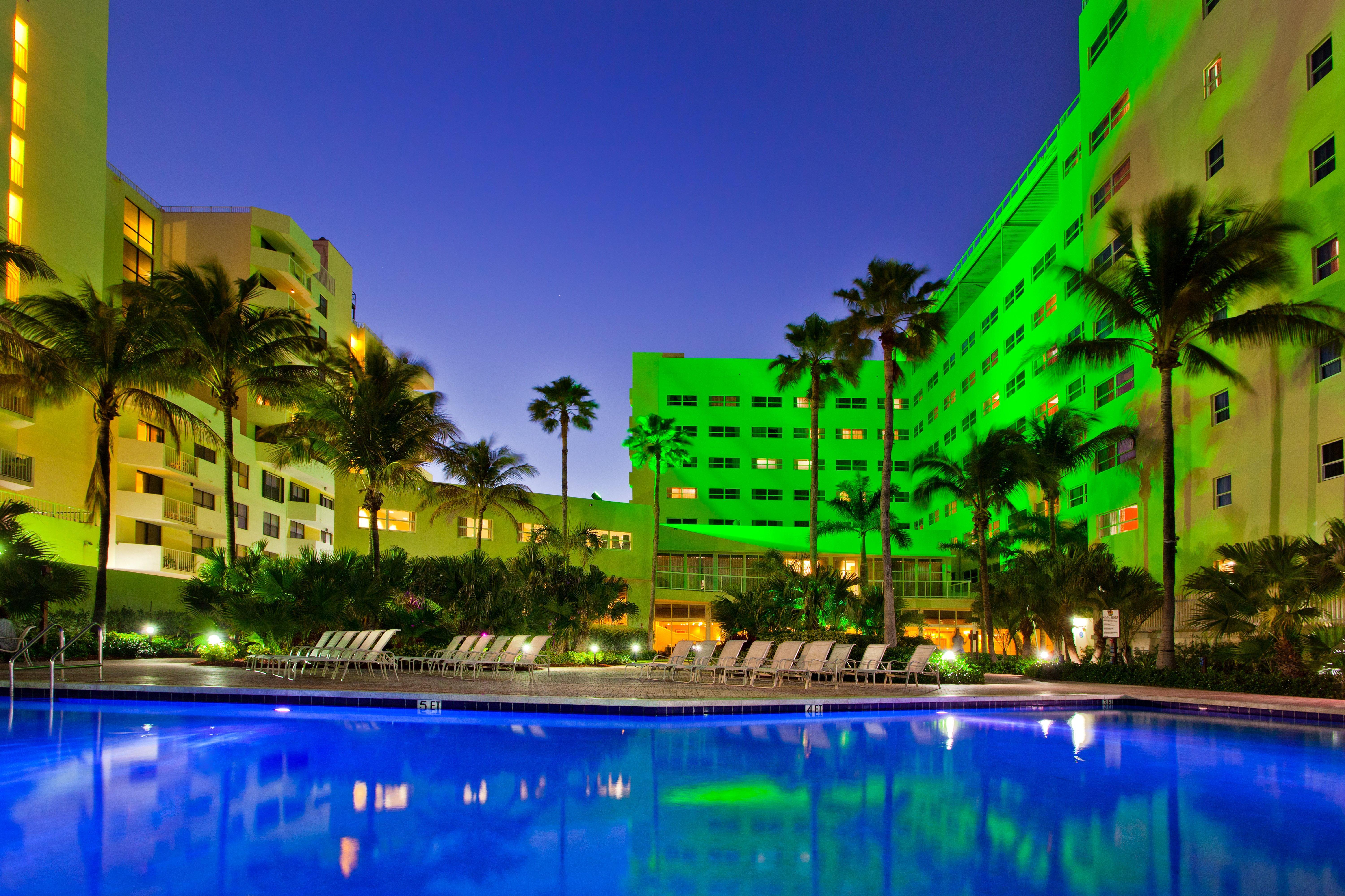 Holiday Inn Miami Beach-Oceanfront By Ihg Exterior photo